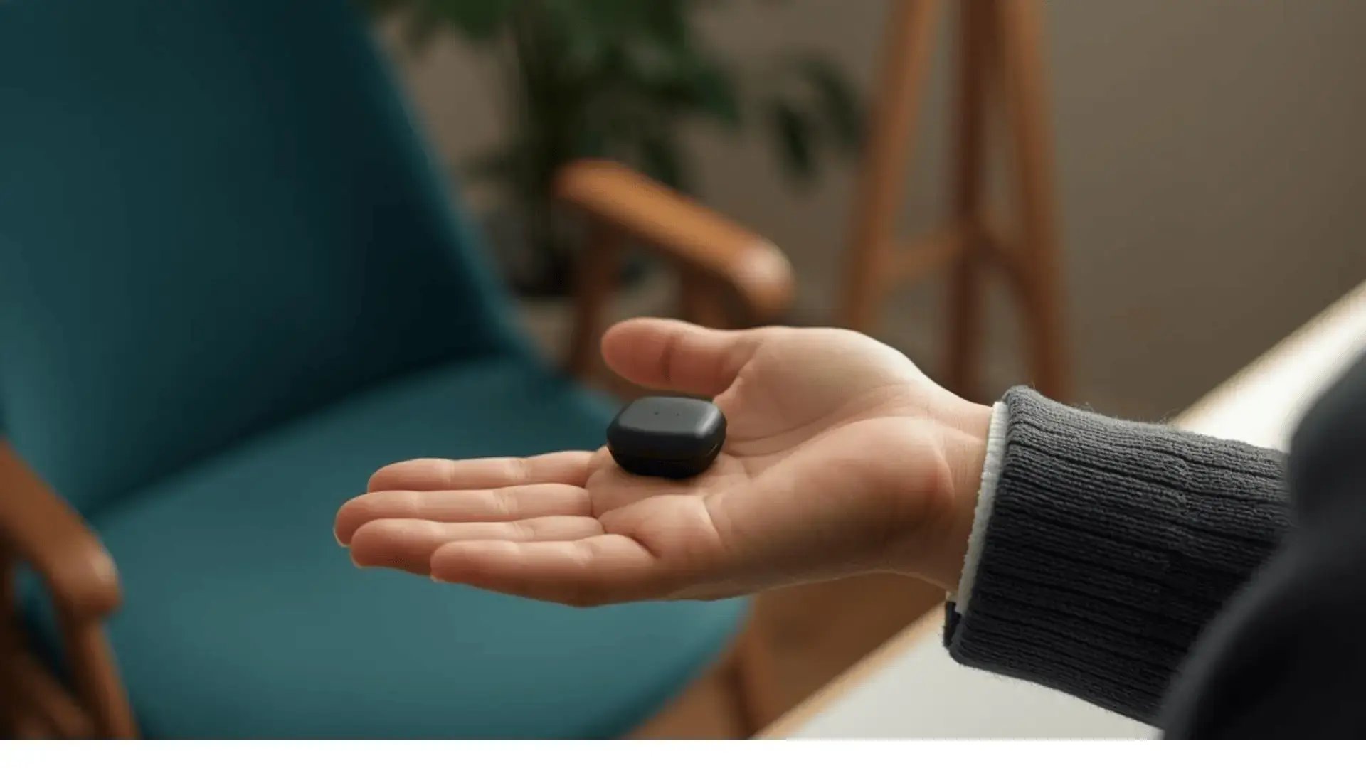 A Clinician's Hand Guiding Bilateral Stimulation Mastering EMDR Blog for Trauma Therapist Institute