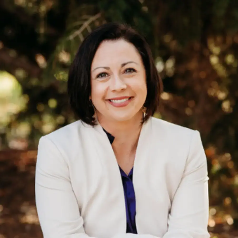 Annette Brown headshot
