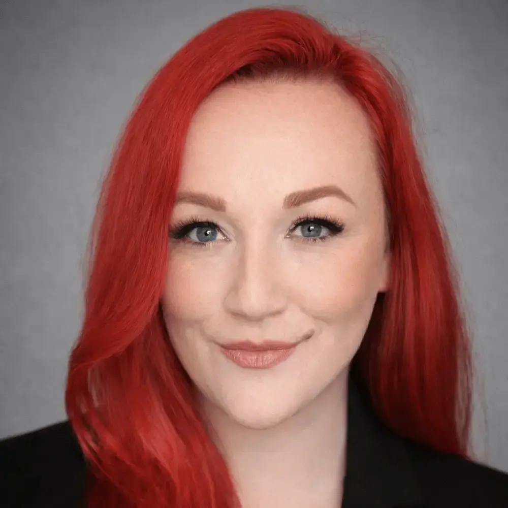 Dani Armstrong headshot